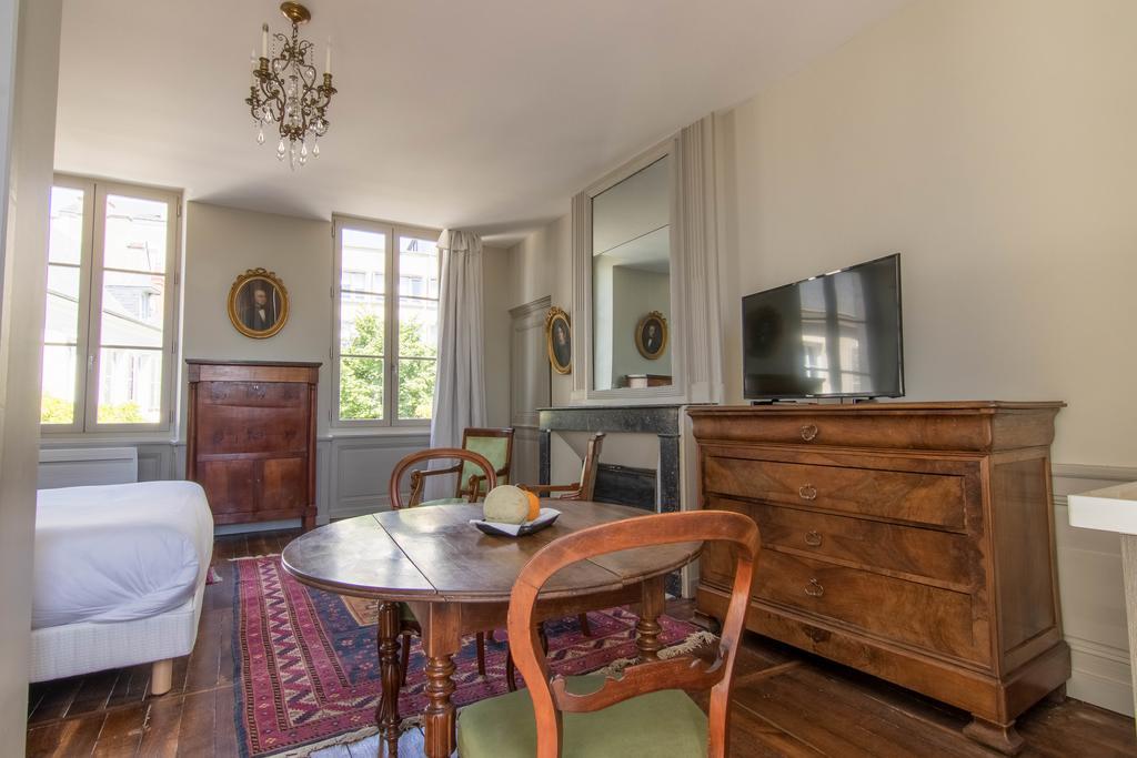 La Maison D'Aristide - Les Univers De Panette - Jacques Coeur Bourges Bagian luar foto